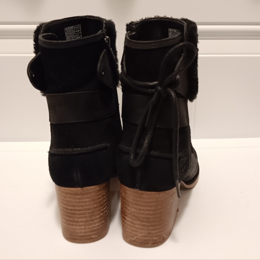 UGG| Kirke Ankle Boots Black Suede Shearling Trim Missing Shoe Lace 9.5 - Picture 8 of 8